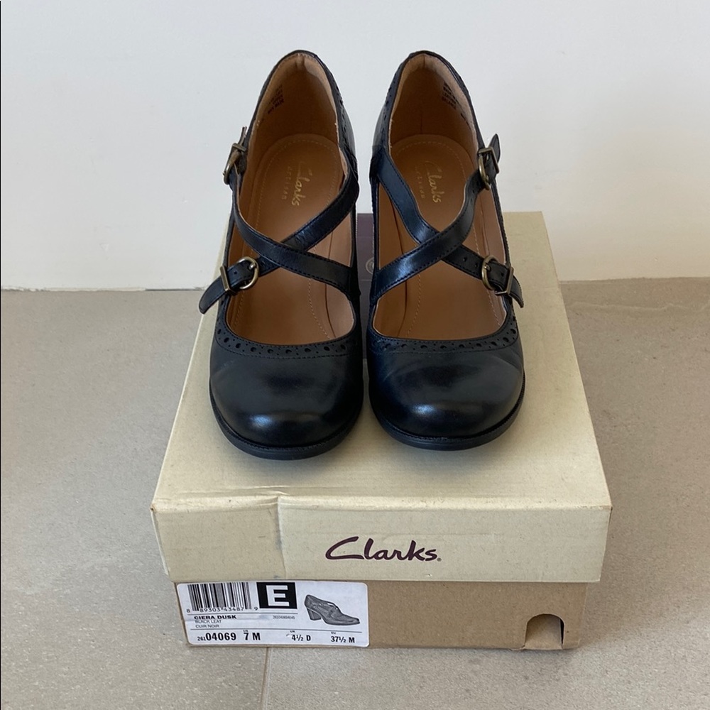 Clarks Women's Black Mary Jane Shoes